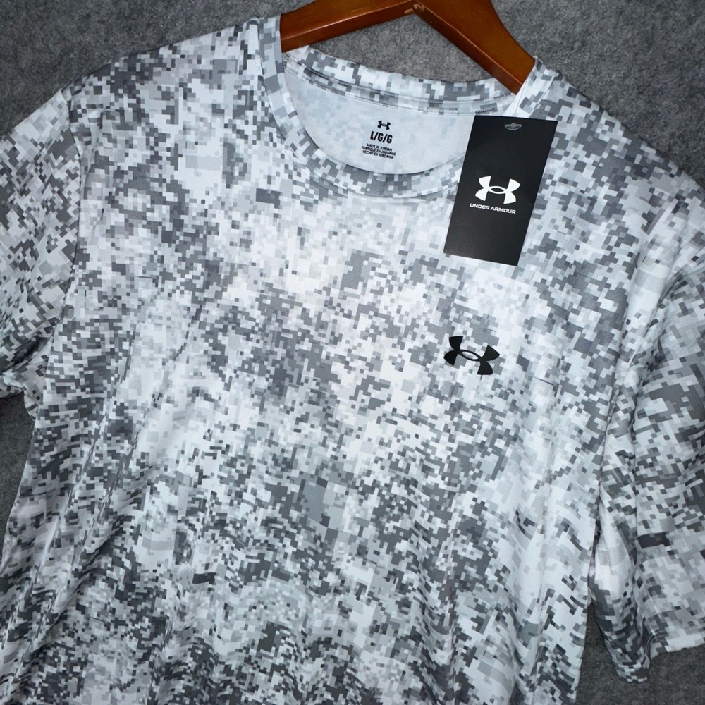 Under Armour T-Shirt Mens L Gray Tech Printed Tee Digital Camo Short Sleeve NEW